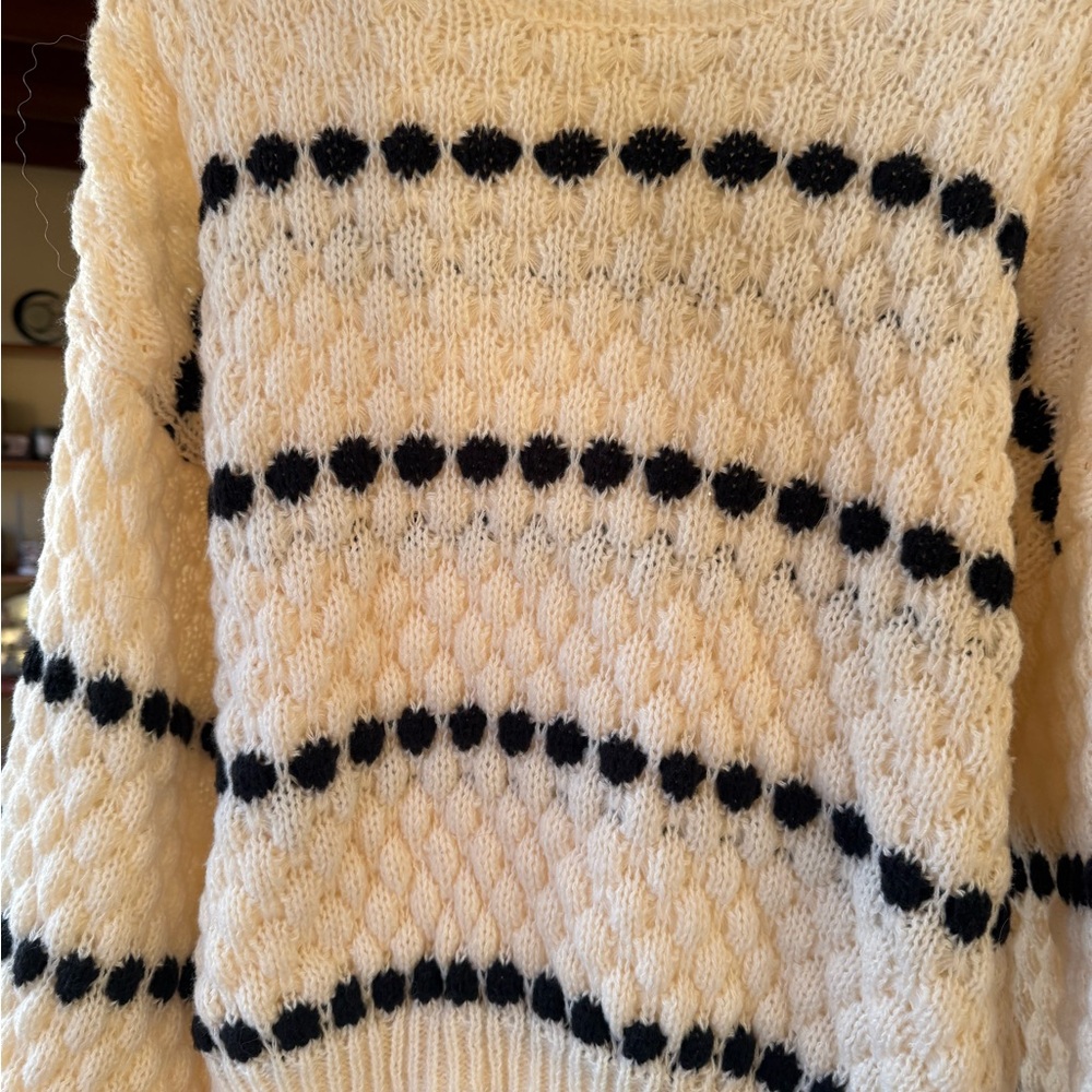Blu Pepper Cream and Black Sweater - Picture 2 of 4